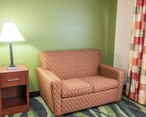 Гостиница Quality Inn & Suites South Bend Airport в Саут-Бенде
