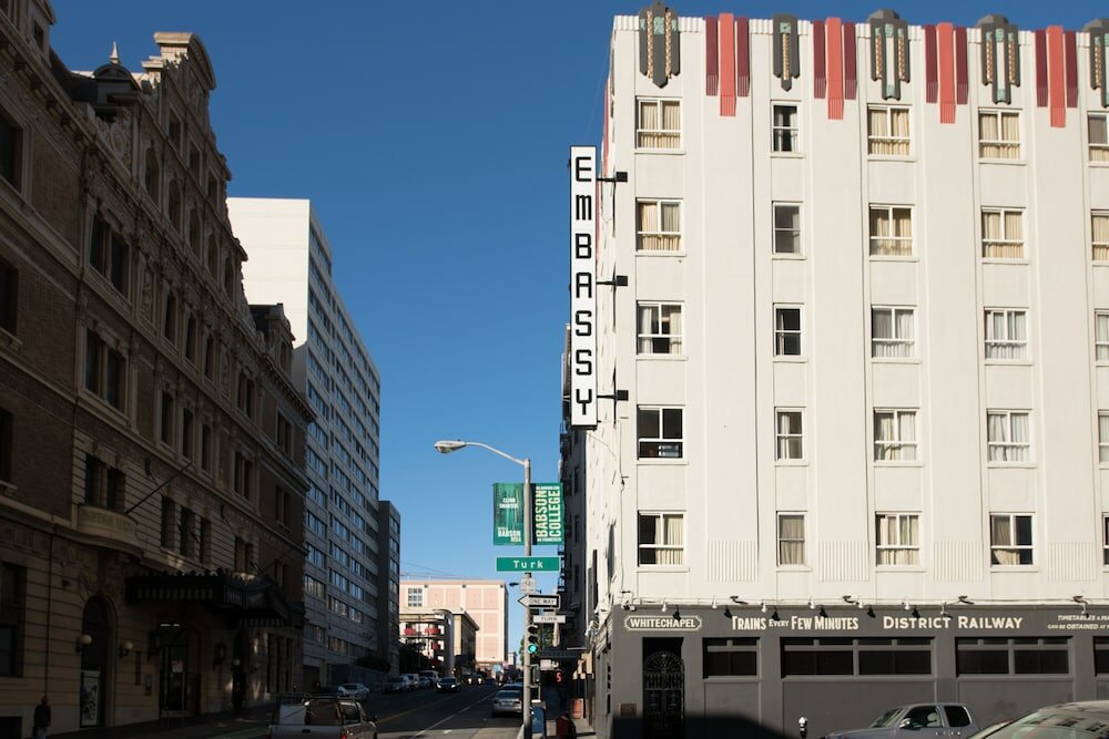 Фото Embassy Hotel