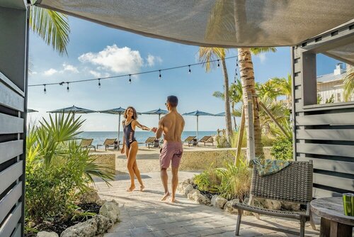 Гостиница Postcard Inn Beach Resort & Marina в Исламораде