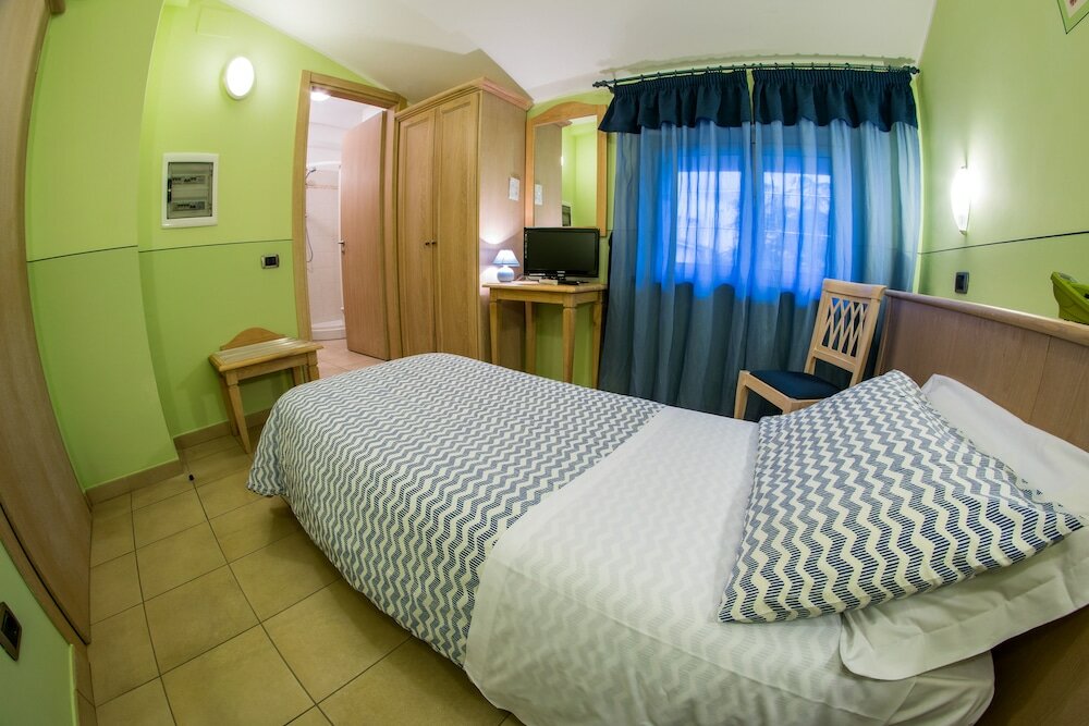 Фото Hotel Cladan