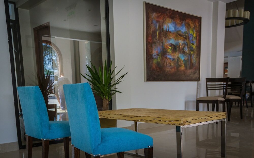 Фото Howard Johnson by Wyndham Yerba Buena