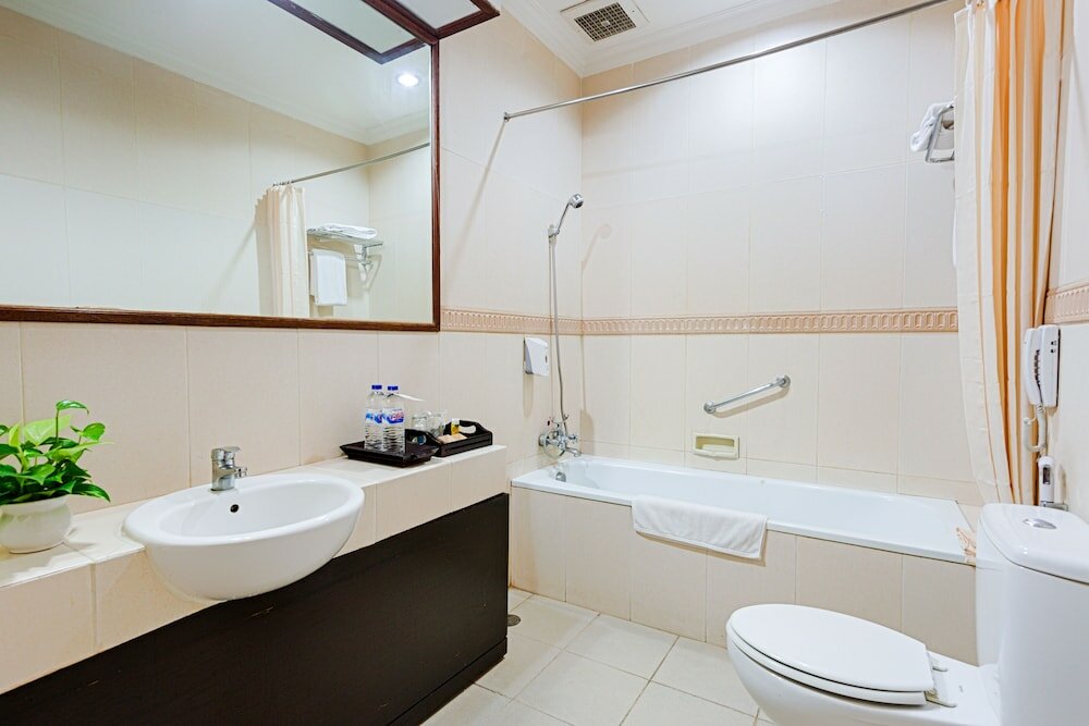 Фото Montana Hotel