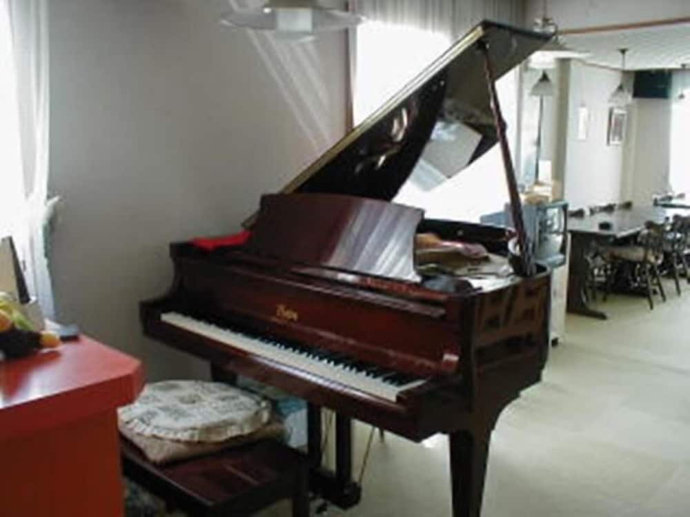 Фото Gamagori Orange Pension