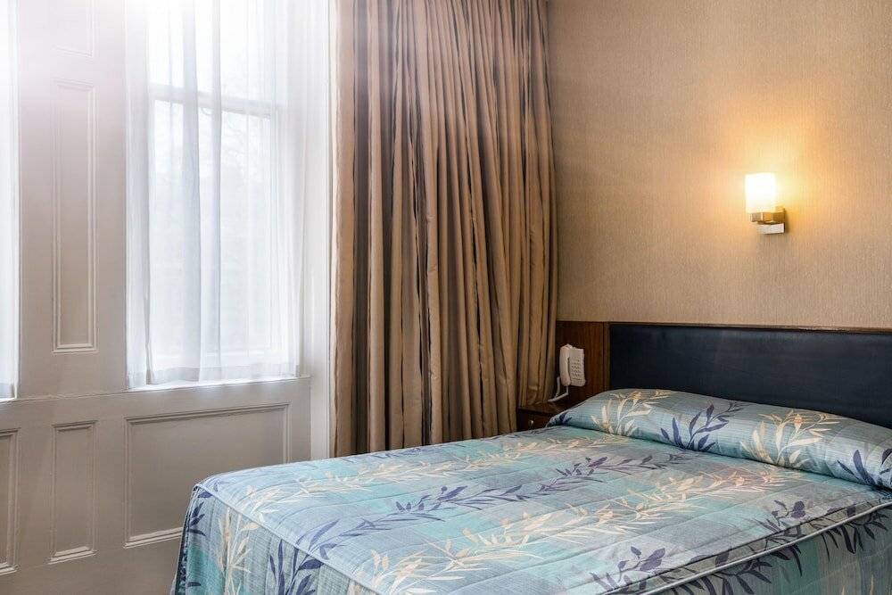 Фото Mitre House Hotel
