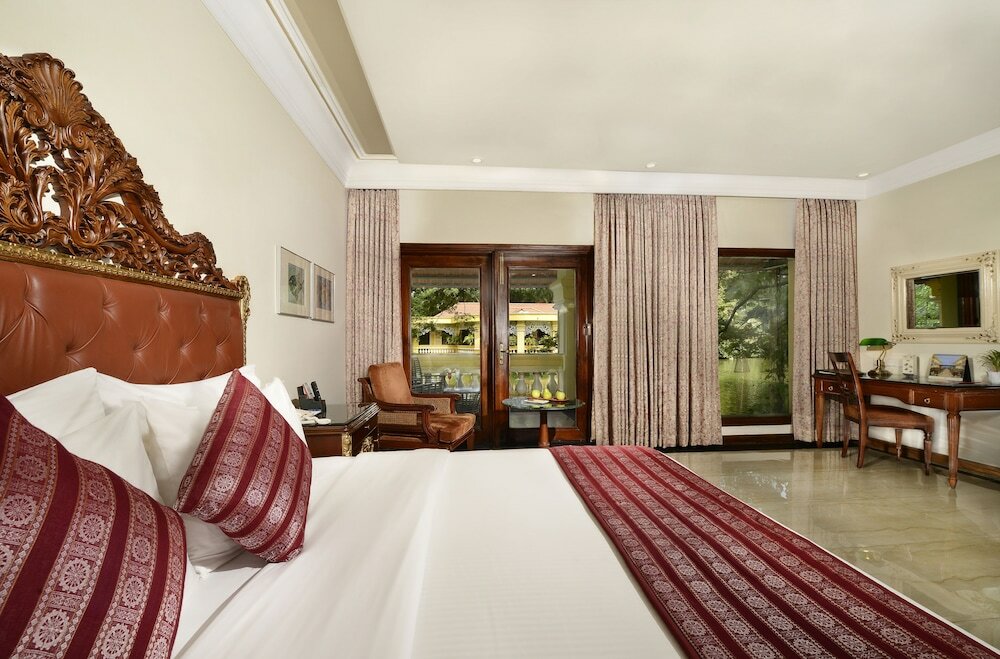 Фото Mayfair Palm Beach Resort