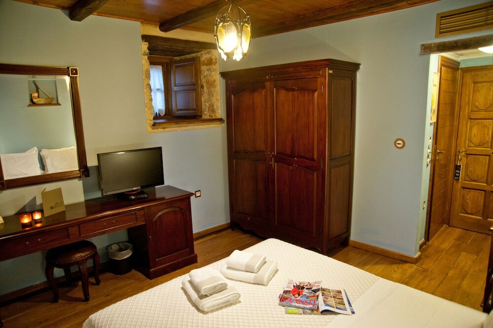 Фото Hatzipanayiotis