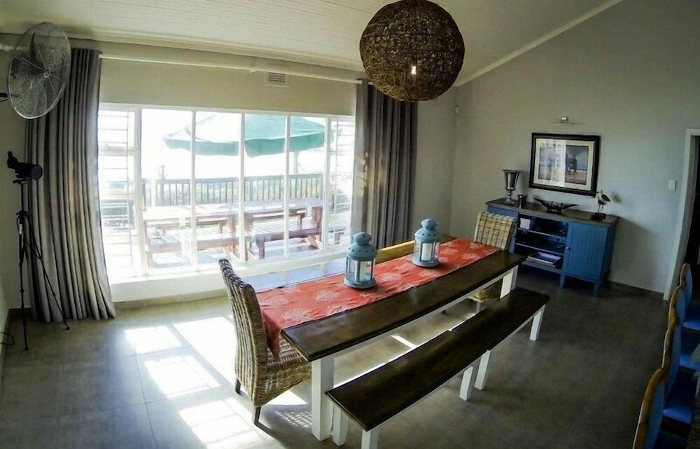 Фото Amanzi Beach House