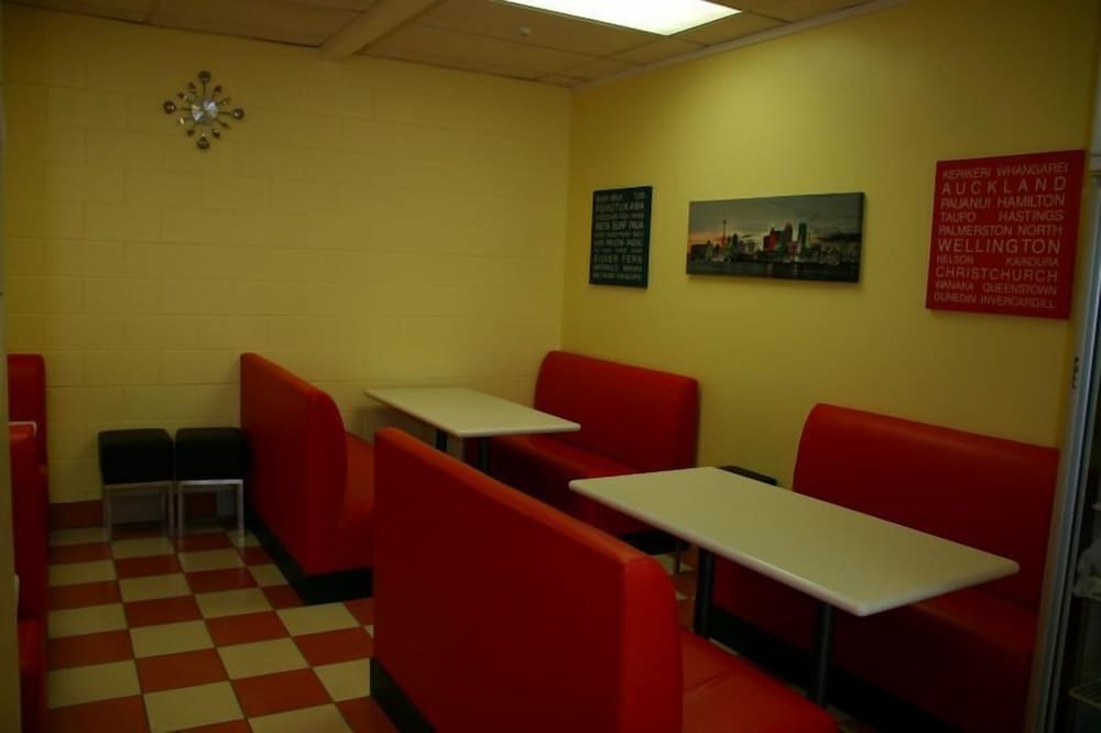 Фото Silverfern Backpackers