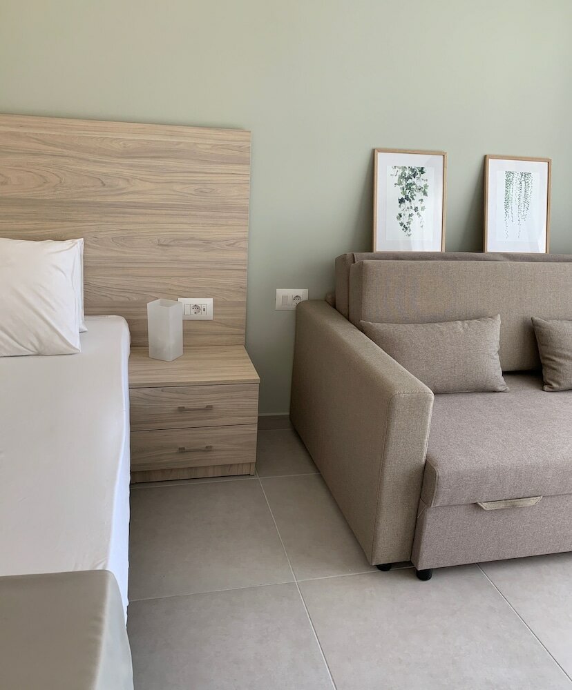 Фото Pals Studios Pefkos