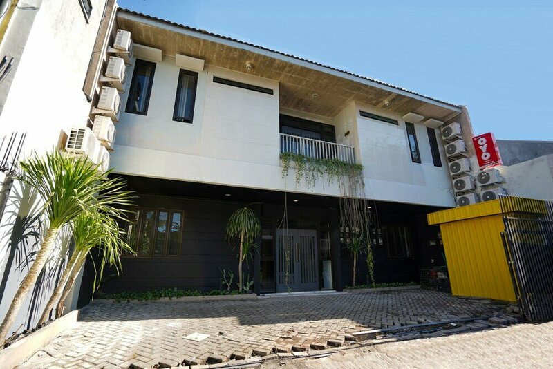 Гостиница Oyo 1293 claudya residence в Сурабае