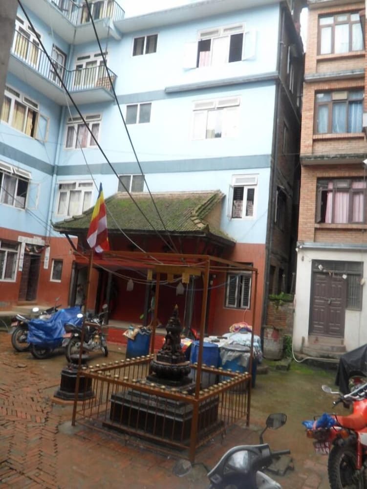 Фото отеля 2