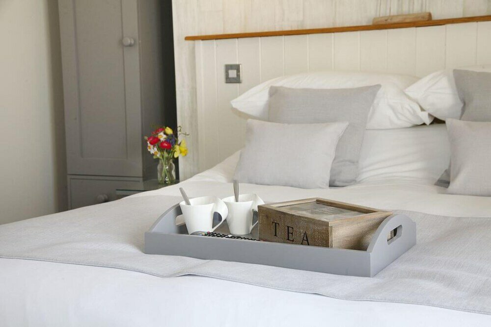 Фото The Estuary Bar and Rooms