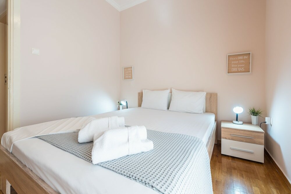 Фото Stylish Acropolis Apartment by Cloudkeys