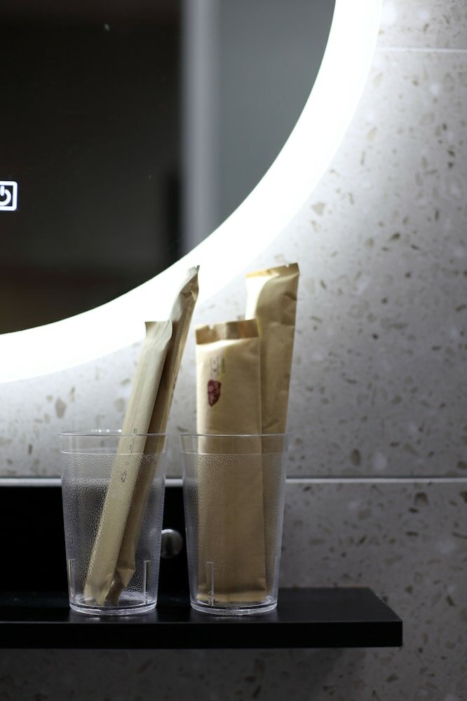 Фото Newly Renovated 1bdr Apt Old Shanghai