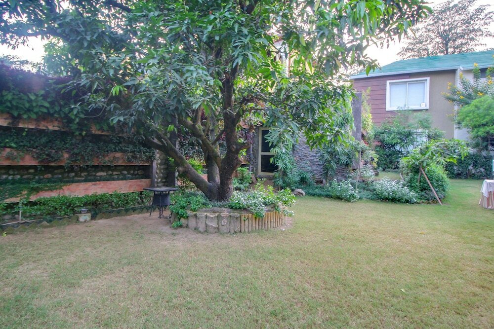 Фото Maulik Mansion Resort