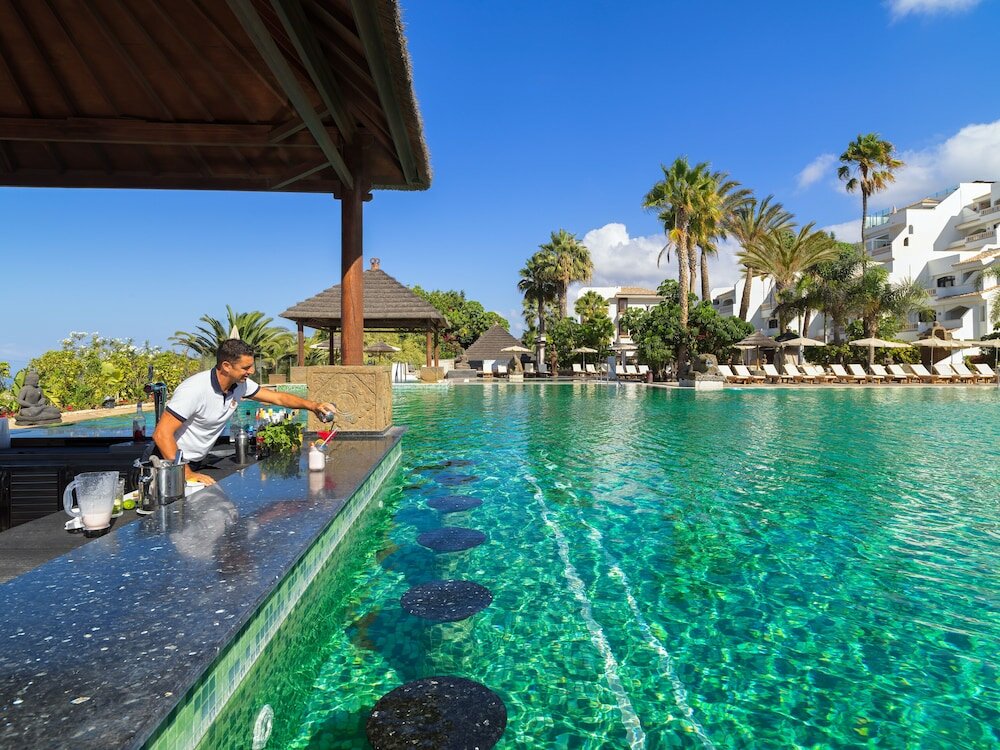 Фото Regency Country Club Apartments Suites