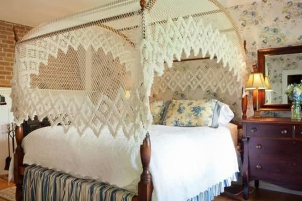 Фото Arlington's West Mountain Inn