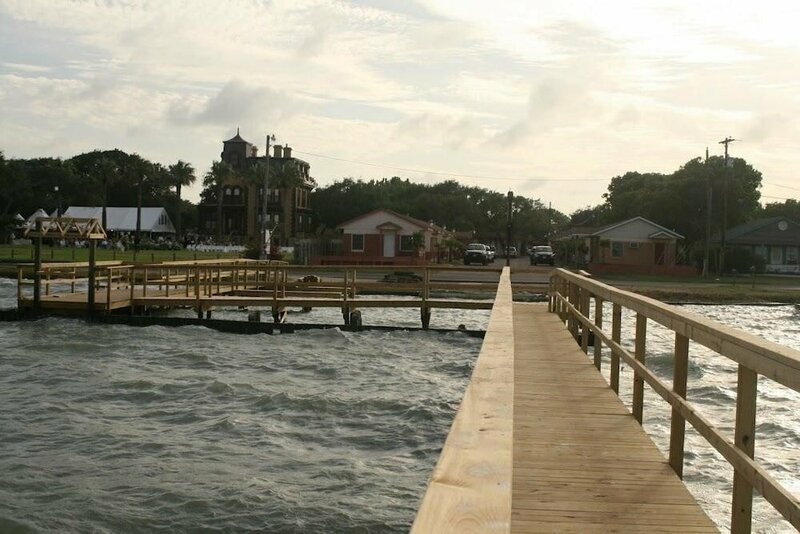 Гостиница Bayfront Cottages