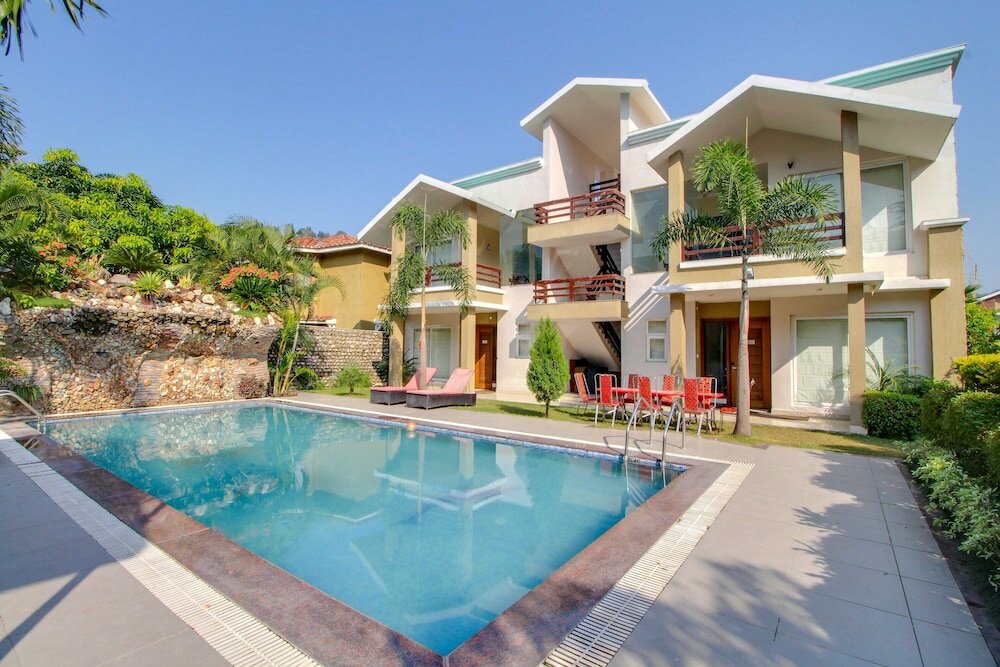 Фото Maulik Mansion Resort