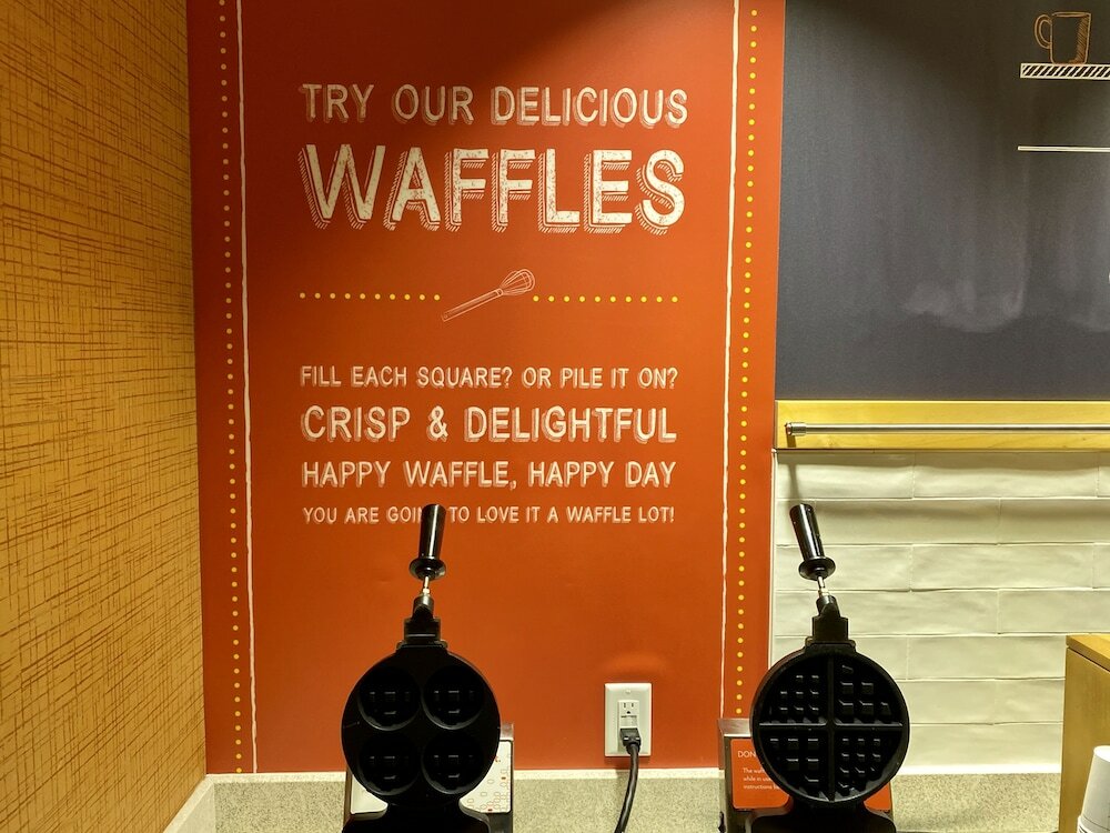 Фото Hampton Inn & Suites Deland