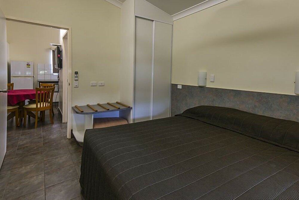 Фото Batchelor Holiday Park