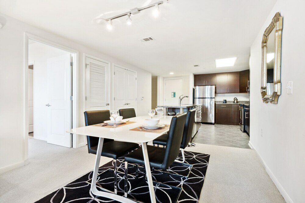 Фото Global Luxury Suites at The Convention Center