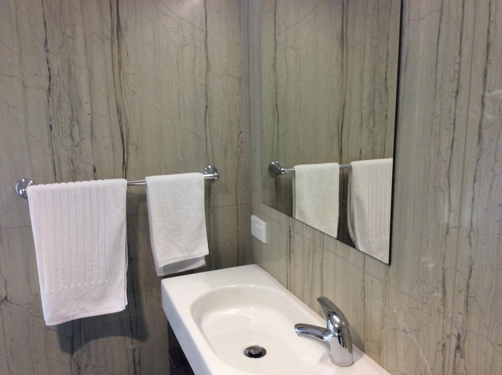 Фото Golf Course Road Chalets