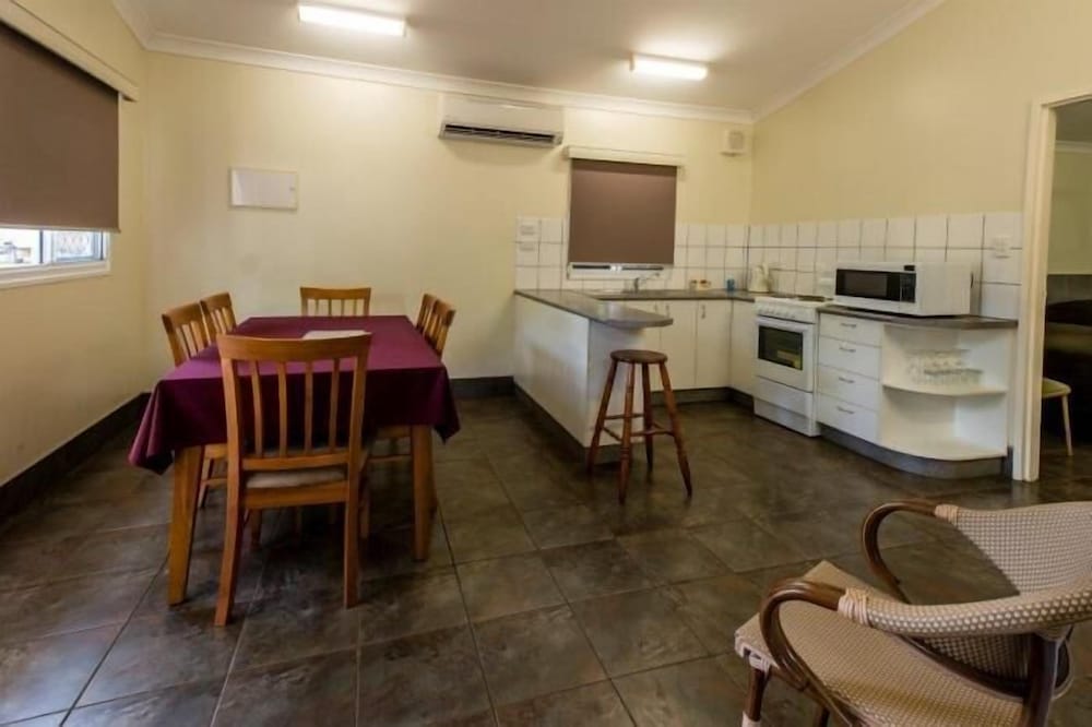 Фото Batchelor Holiday Park