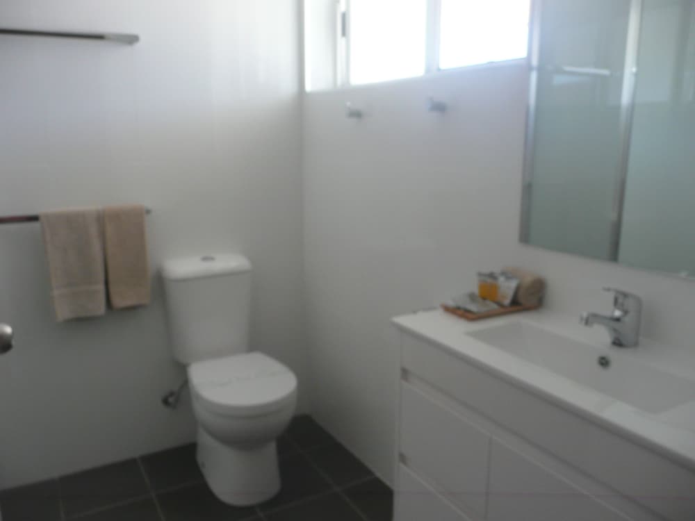 Фото Rosebourne Gardens Motel