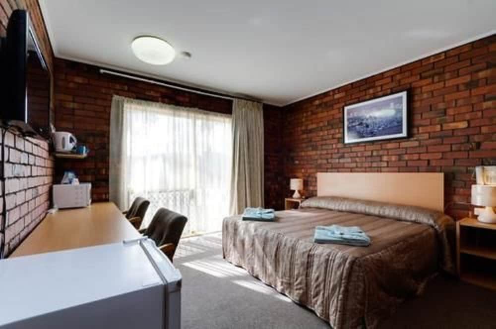 Фото Enfield Motor Inn