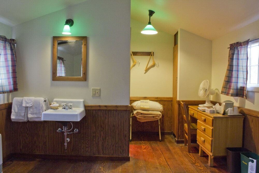 Фото Roosevelt Lodge & Cabins - Inside the Park