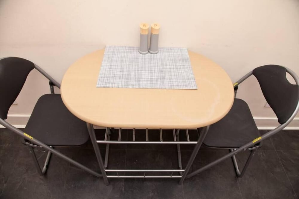 Фото Snug - Logie Baird Apartment