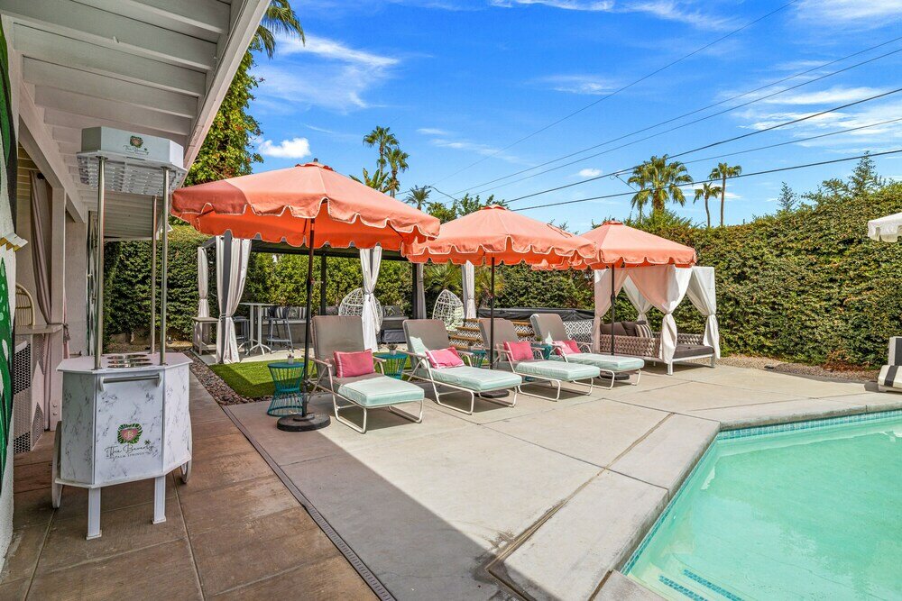 Фото The Beverly