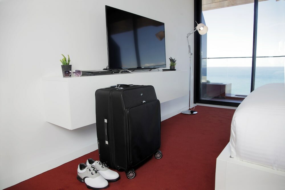 Фото 1866 Court & Suites