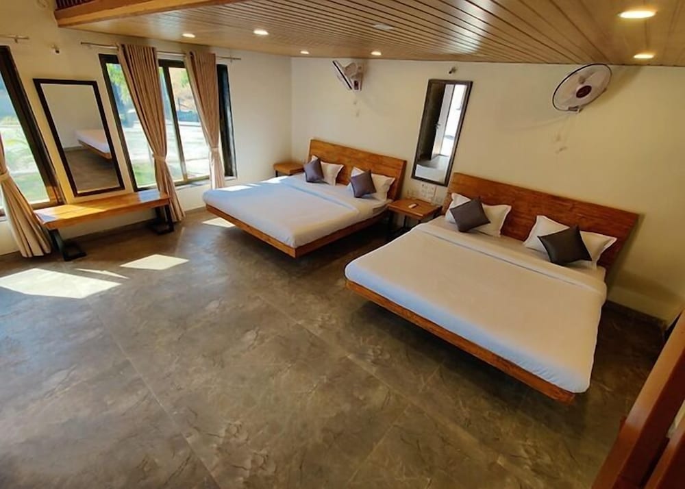 Фото Shrubbery Palms Resort