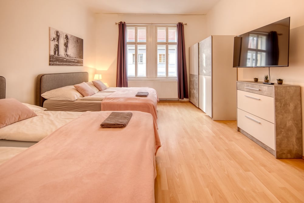 Фото City Apartment - 5 min to Metro