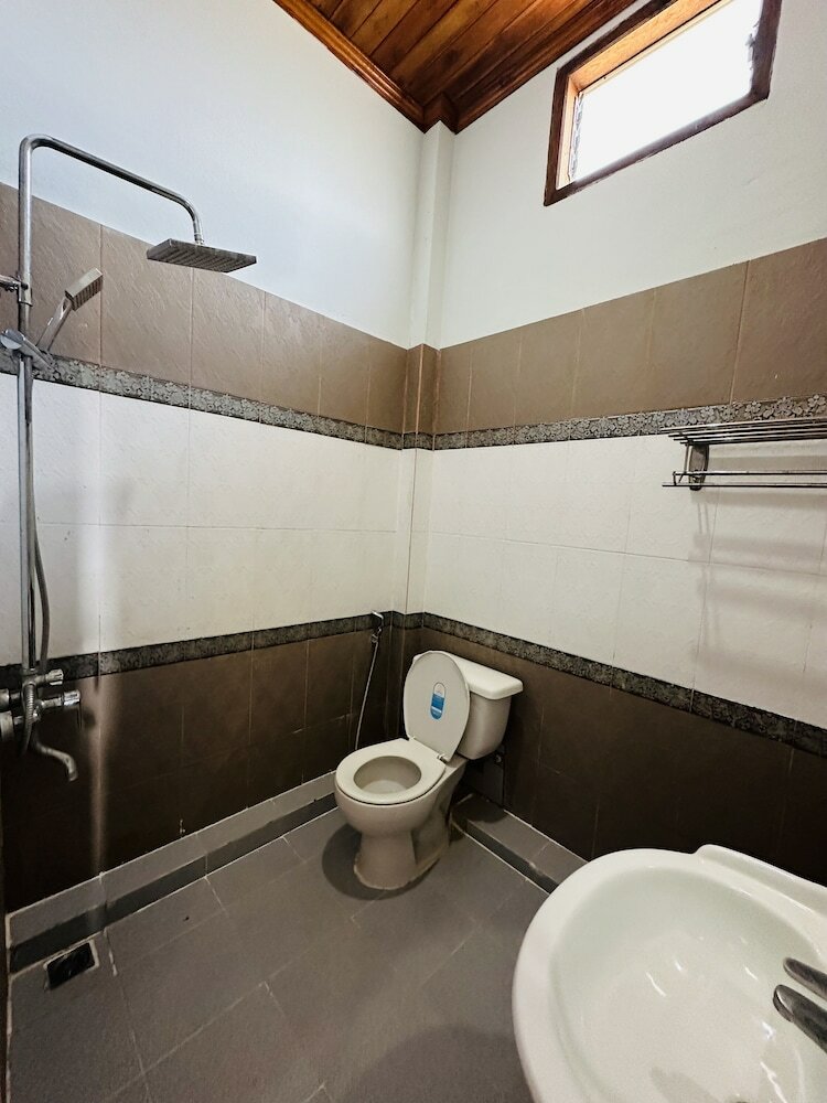 Фото Kingkham Riverside Hotel