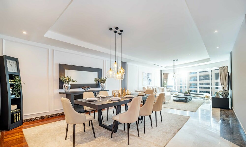 Фото Lux The Al Seef Marina 4 bed Suite