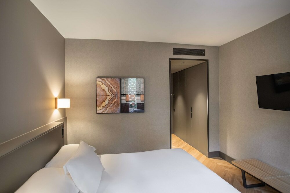 Фото Alexandra Barcelona Hotel, Curio Collection by Hilton