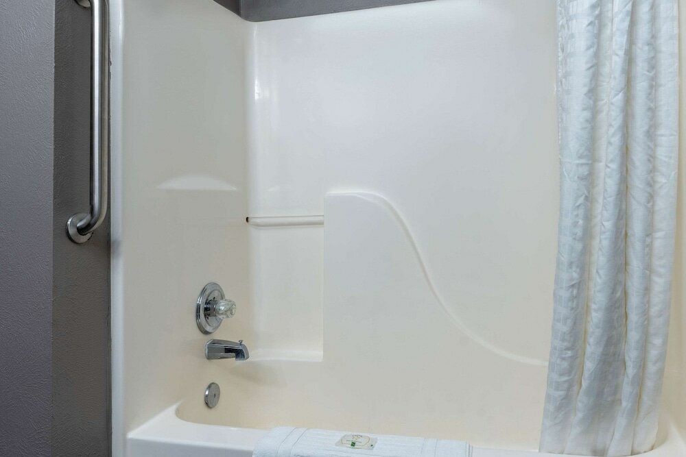 Фото Quality Suites Ne Indianapolis Fishers