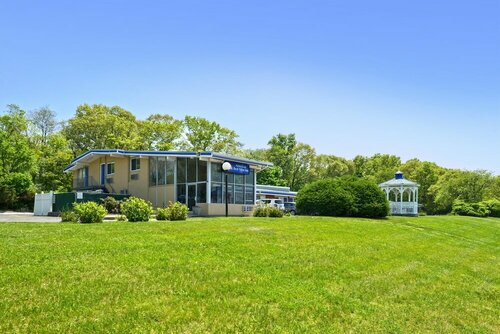 Гостиница Americas Best Value Inn Smithtown Long Island