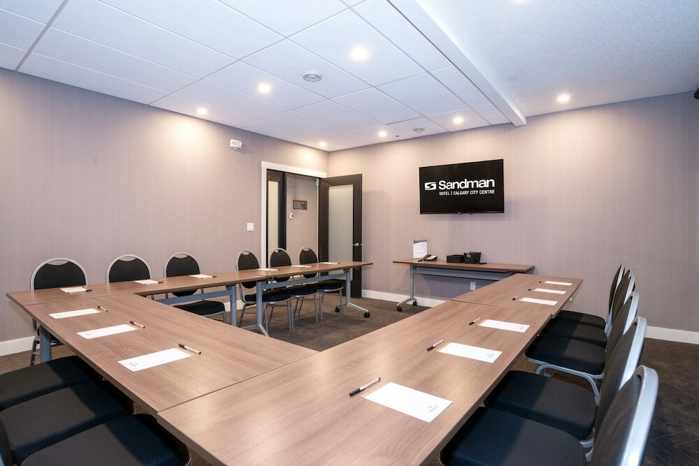 Фото Sandman Signature Calgary Downtown Hotel