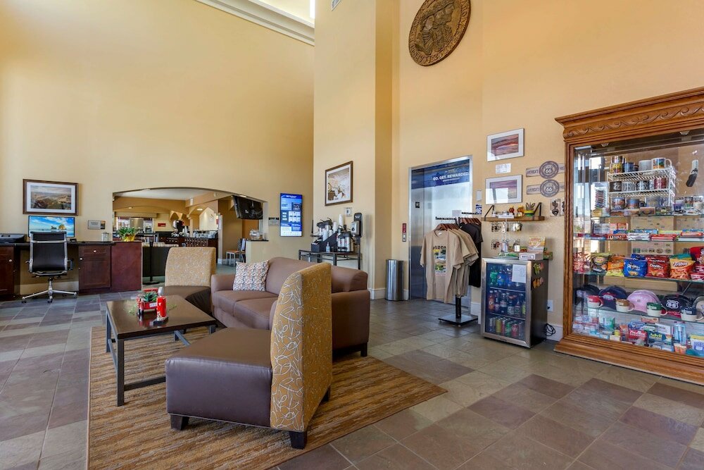 Фото Best Western Plus King's Inn & Suites