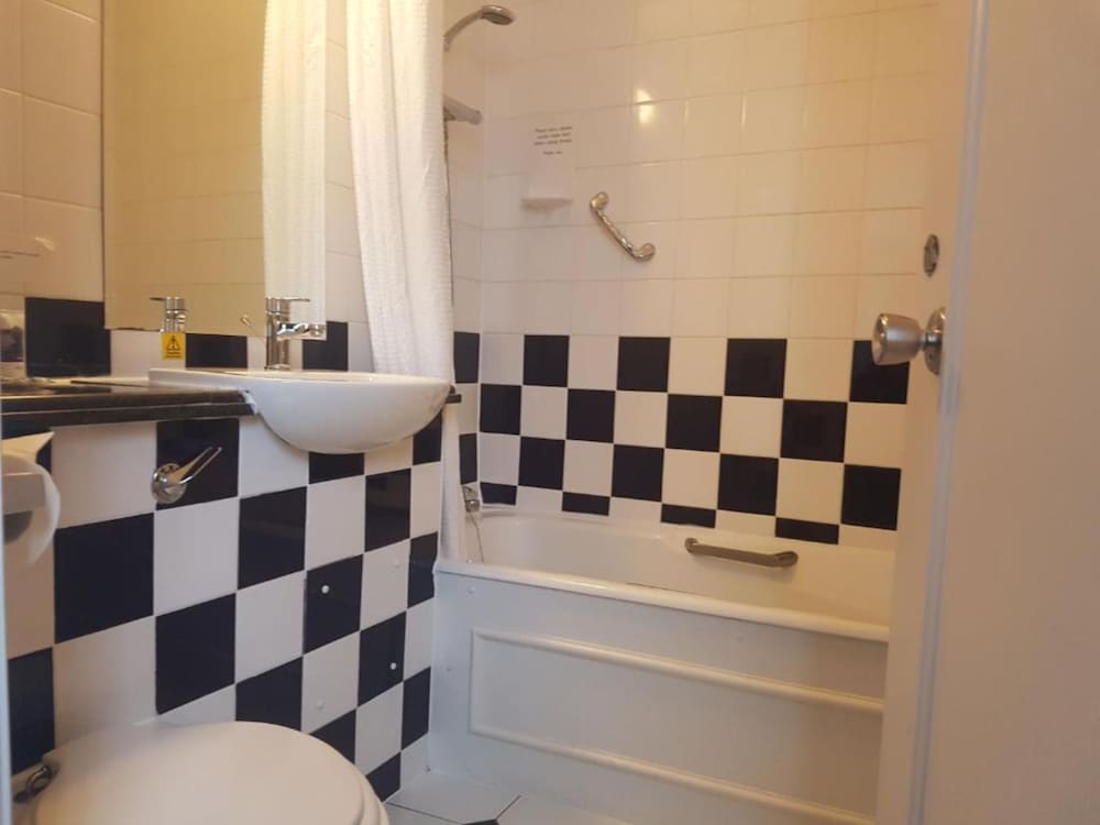 Фото Mercure Aberdeen Caledonian Hotel