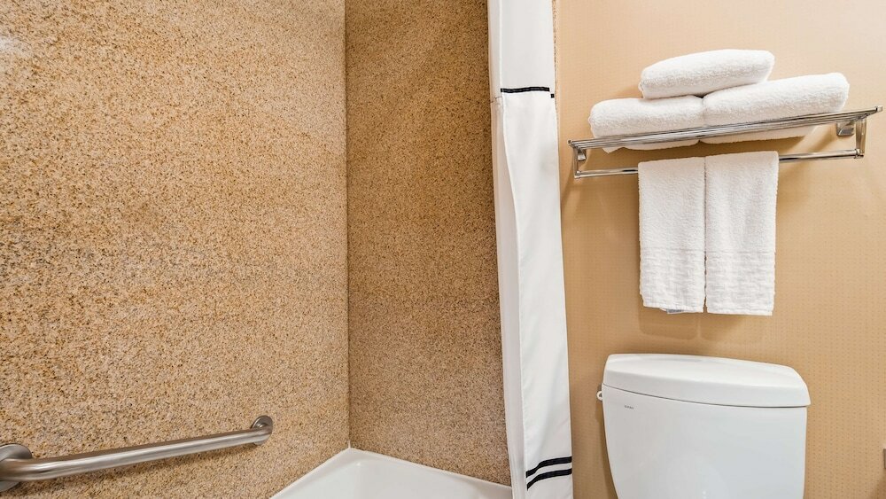 Фото Best Western Plus Newport Mesa Inn