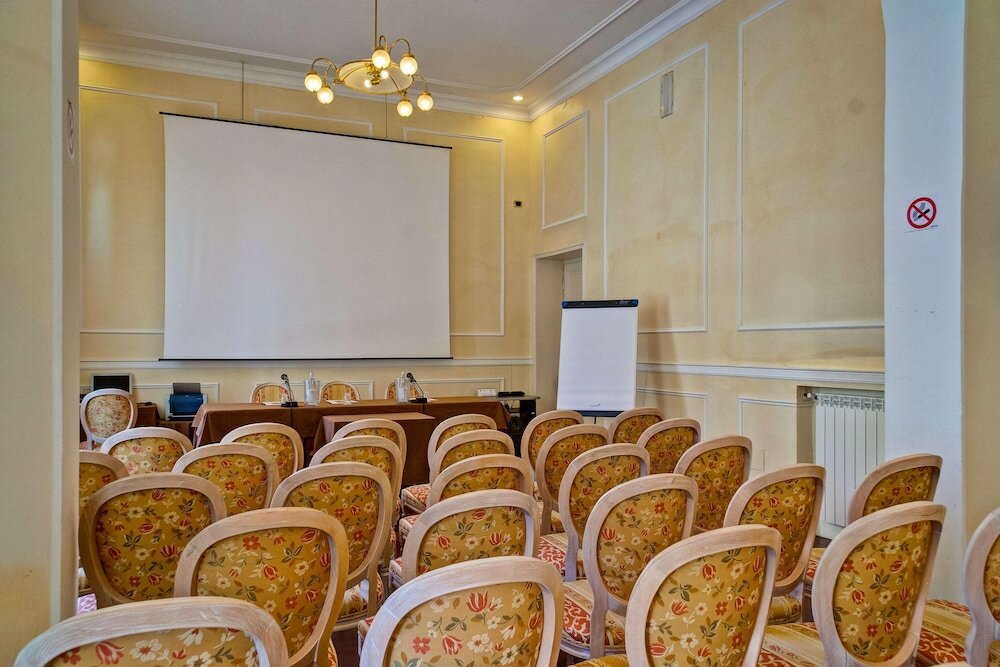 Фото Grand Hotel Royal