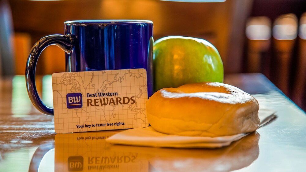 Фото Best Western Tyrolean Lodge