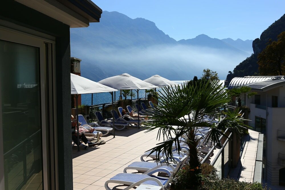 Фото Hotel Europa Sky Pool & Panorama