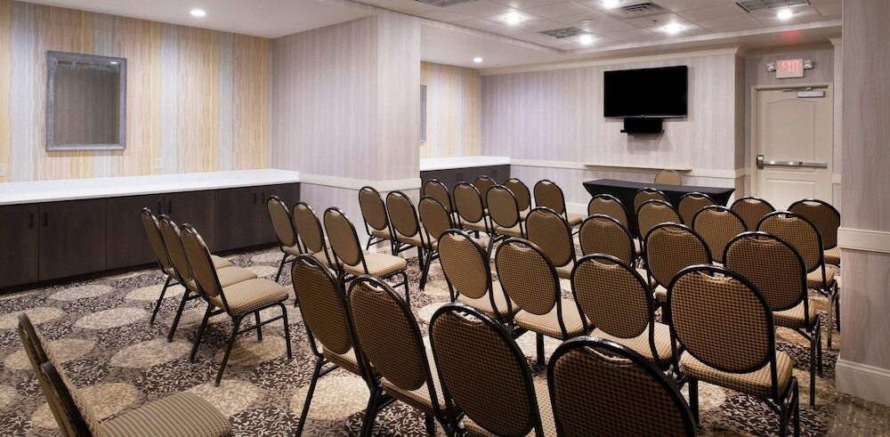 Фото Hilton Garden Inn Philadelphia/Ft. Washington