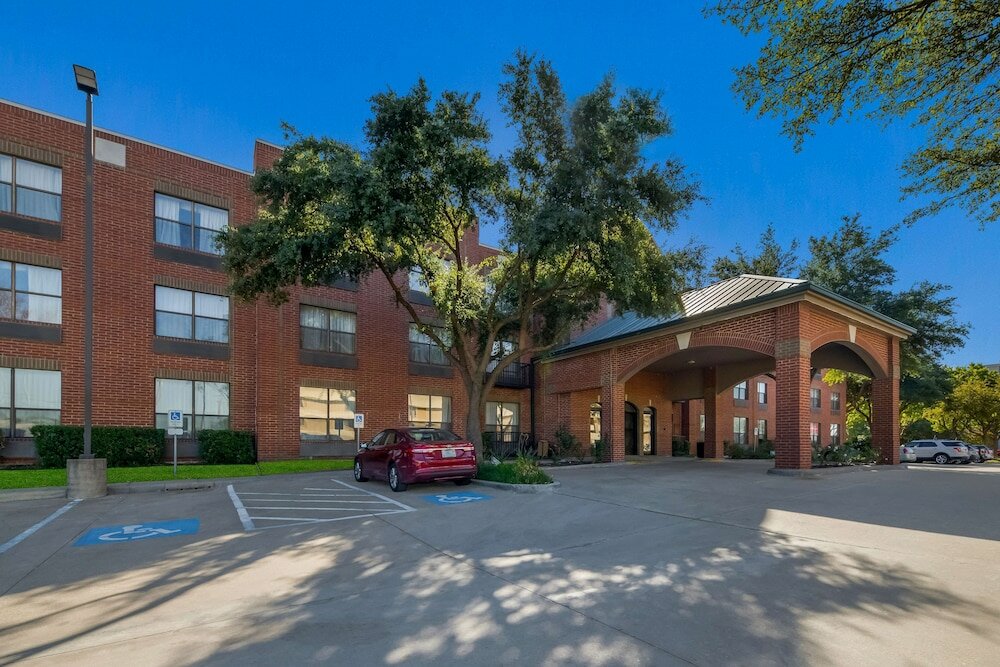 Фото SureStay Plus Hotel by Best Western Plano